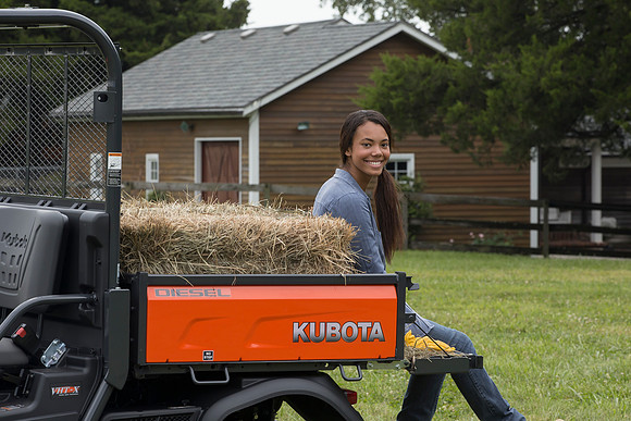 Kubota_RTVX900_CDP2015_1008