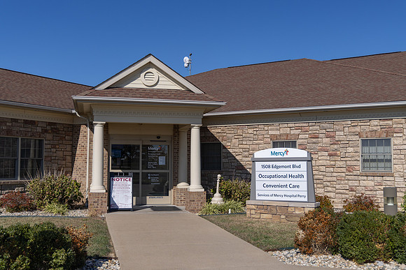 PER_ConvenientCare_1508_EdgemontBlvd_Perryville_MO_Exterior_36