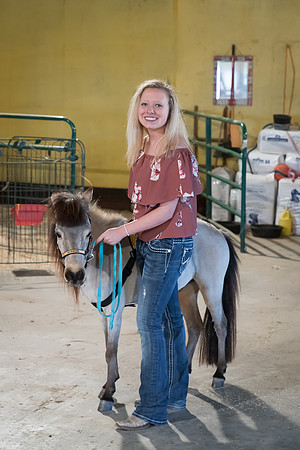 AmericasFarmers_HeartlandMiniHorses_667