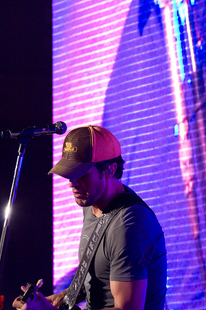 DKLukeBryan204