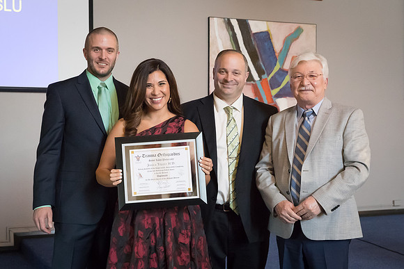SLU_OrthopaedicSurgery_2017_Graduation_209