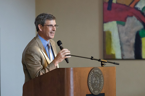 SLU_OrthopaedicSurgery_2017_Graduation_097