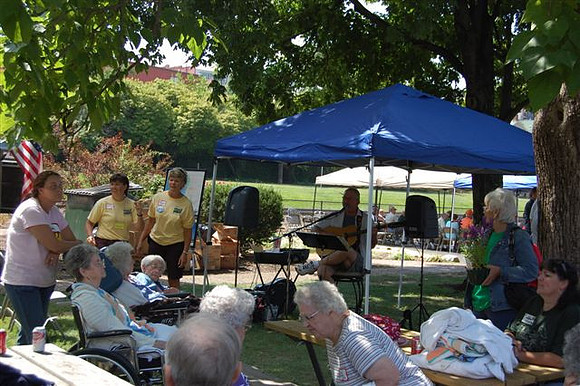 Rotary Trail Day 2009 015