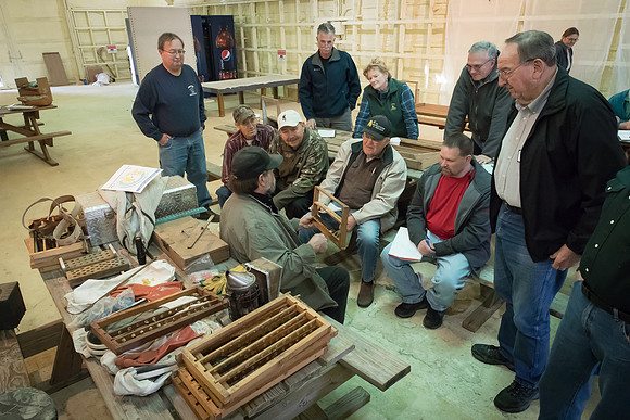 AmericasFarmers_BedfordBeekeepers_753