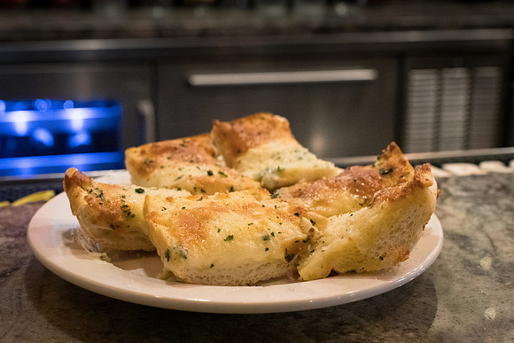 Antipasti_CheeseGarlicBread_27