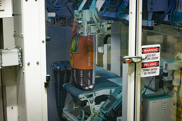 BCS_NA_Grinnell_Production_2939