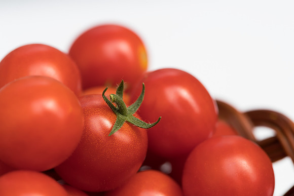 Tomato_HuskyCherryRed_0048