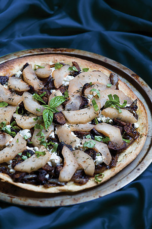 AsianPearFigPizza