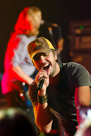DKLukeBryan185