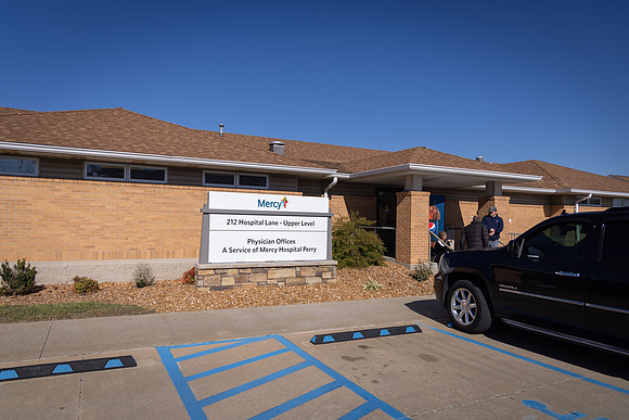 PER_Clinic_212_HospitalLane_Perryville_MO_Exterior_13