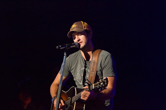 DKLukeBryan058