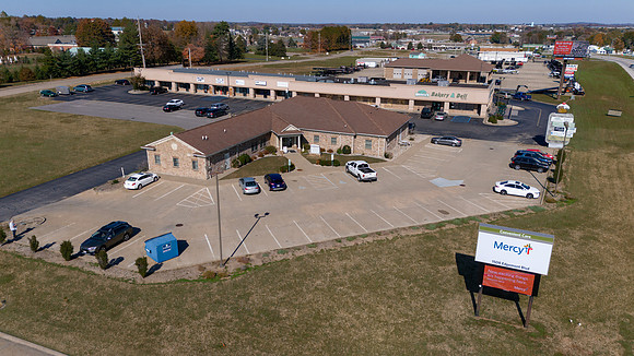 PER_ConvenientCare_1508_EdgemontBlvd_Perryville_MO_Exterior_6