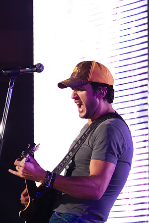 DKLukeBryan205